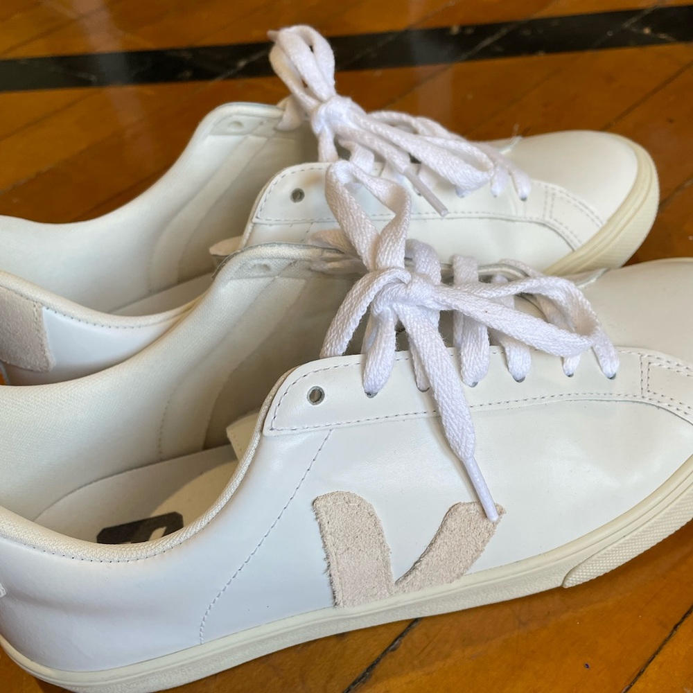 VEJA ESPLAR TAN WOMENS SIZE 40 SIZE 9